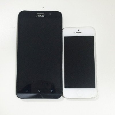 iPhoneとZenfoneの画面サイズ比較